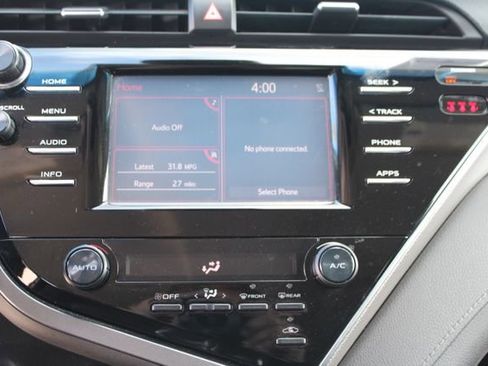 Used 2018 Toyota Camry SE FWD image 20