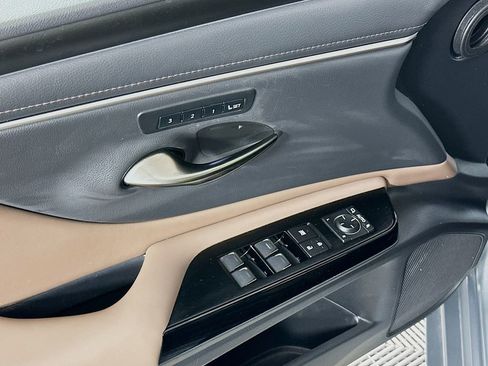 Used 2023 Lexus ES 300h w/ Accessory Package (Z1) FWD image 24