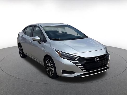 Used 2025 Nissan Versa SV FWD image 3