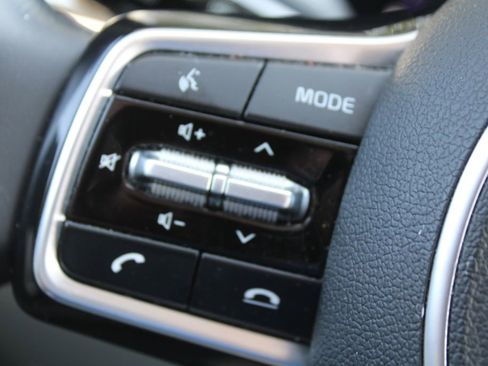 Certified 2023 Kia Sorento SX FWD image 28