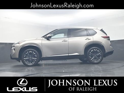 Used 2024 Nissan Rogue Platinum w/ Platinum Premium Package image 21