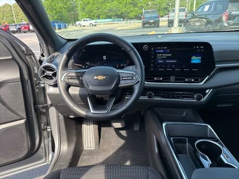 Used 2025 Chevrolet Equinox LT image 15