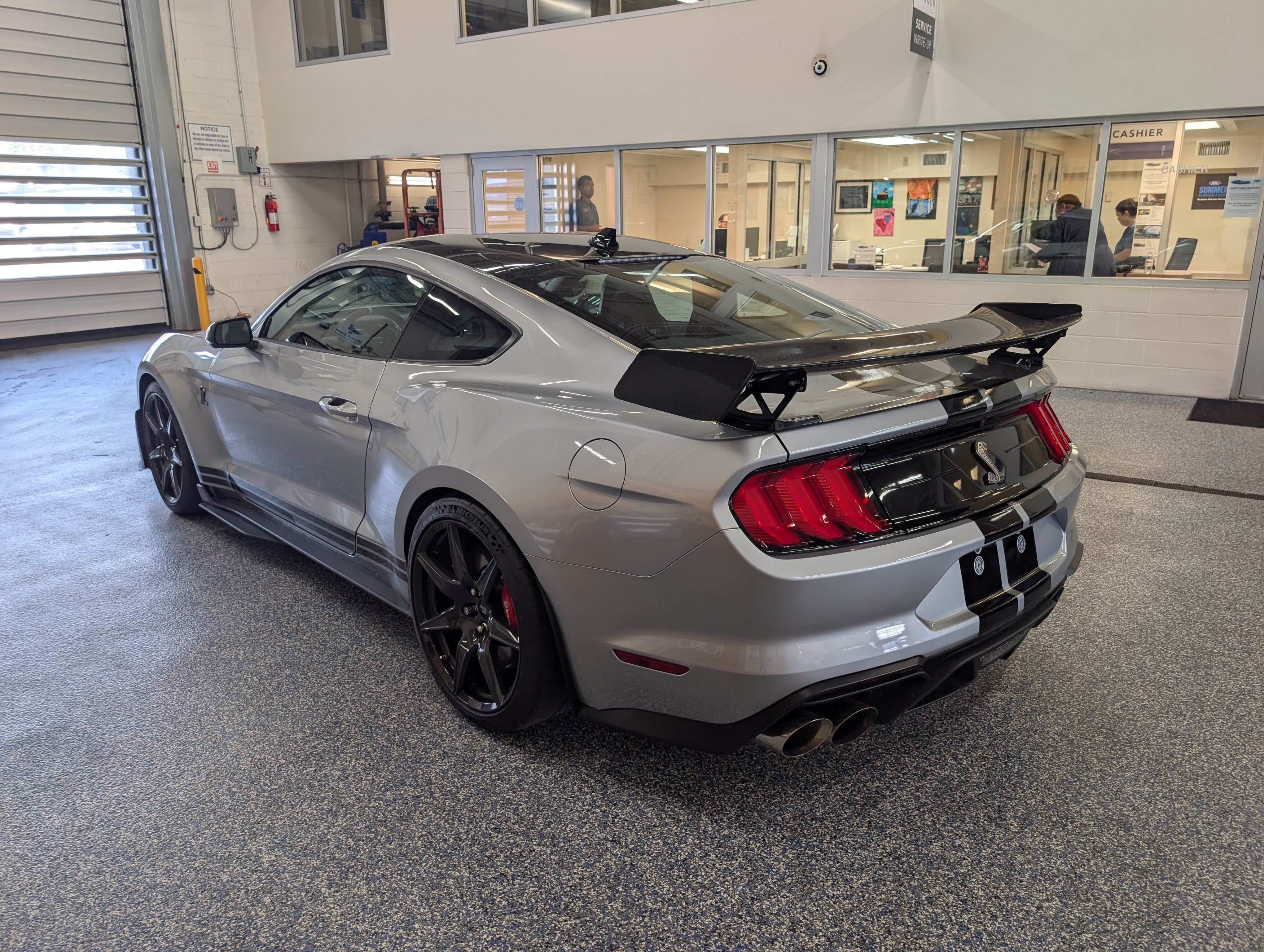 Certified 2021 Ford Mustang Shelby GT500 w/ Carbon Fiber Track Pack RWD image 5