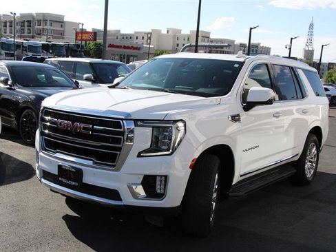 Used 2021 GMC Yukon SLT w/ SLT Luxury Plus Package AWD/4WD image 3