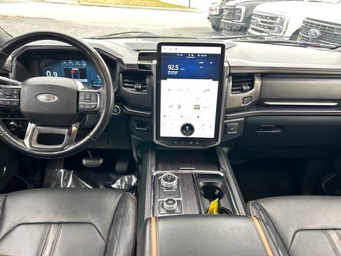 Used 2022 Ford Expedition Platinum image 6