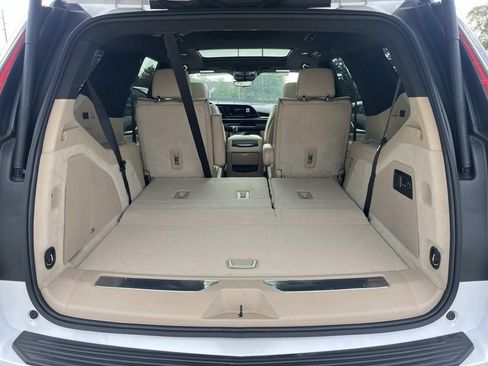 Certified 2023 Cadillac Escalade Premium Luxury AWD/4WD image 22