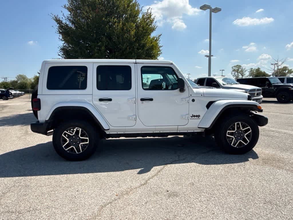Used 2025 Jeep Wrangler Unlimited Sahara AWD/4WD image 6