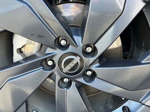 Used 2024 Nissan Rogue SV FWD image 15