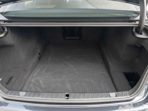 Used 2018 BMW 750i image 42