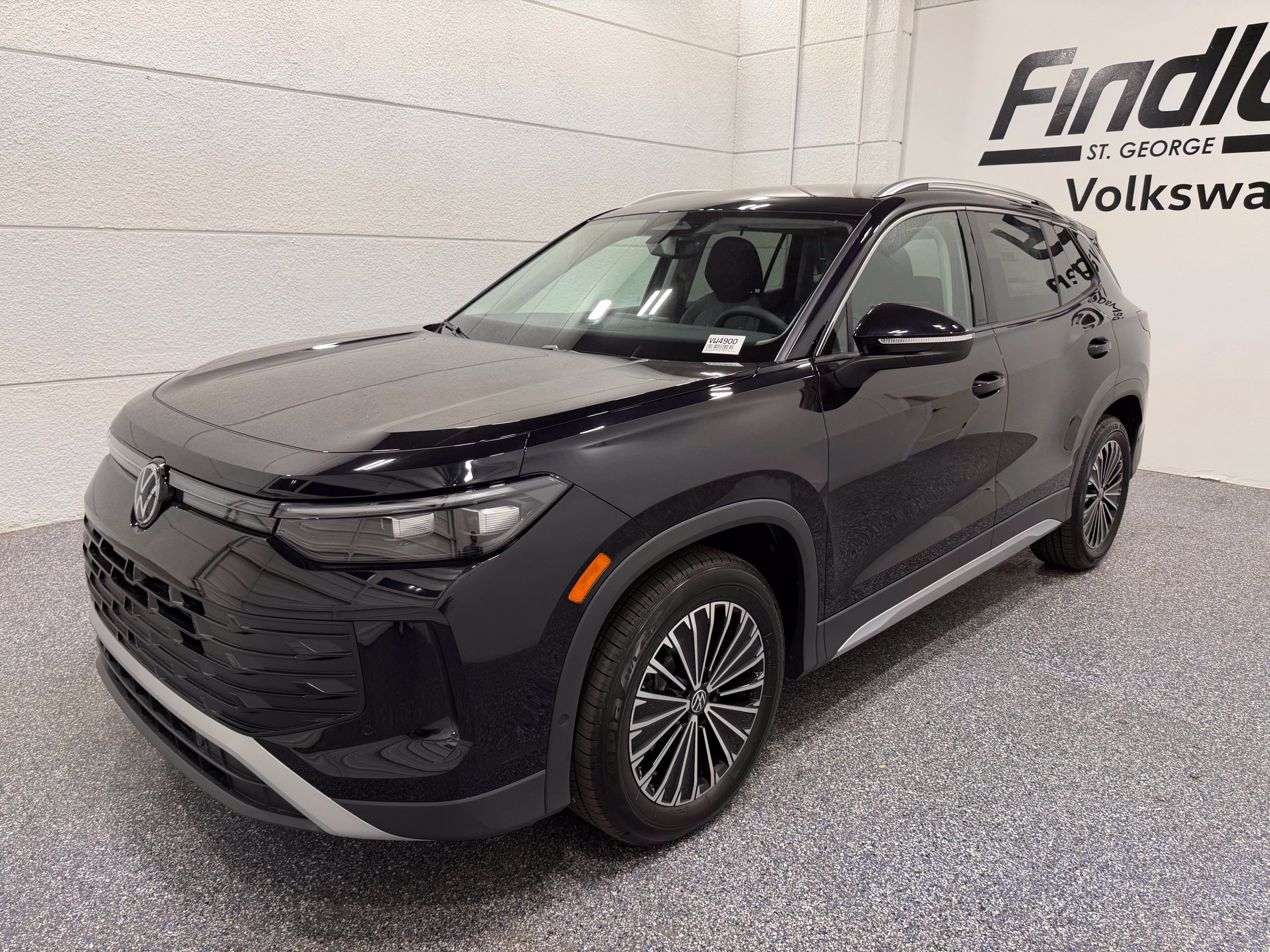 New 2026 Volkswagen Tiguan S FWD image 1