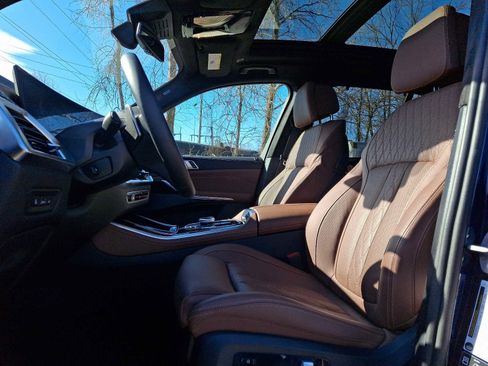 Used 2025 BMW X5 M60i w/ Executive Package image 13