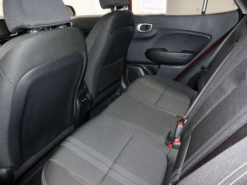 Certified 2025 Hyundai Venue SEL image 24