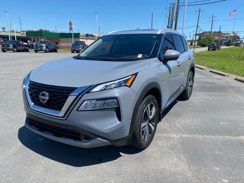 Used 2023 Nissan Rogue SL w/ SL Premium Package FWD image 3