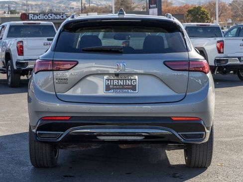 Used 2025 Buick Envision Sport Touring image 4