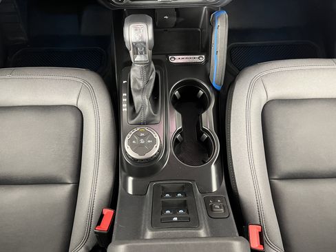 Used 2024 Ford Bronco Black Diamond image 16