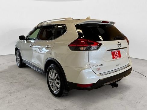 Used 2017 Nissan Rogue SV w/ SV Premium Package AWD/4WD image 3