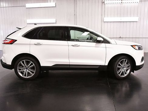 Used 2022 Ford Edge Titanium AWD/4WD image 9