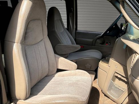 Used 2000 Chevrolet Astro Passenger RWD image 25