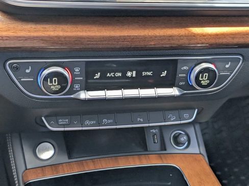 Used 2022 Audi Q5 2.0T Premium Plus w/ Premium Plus Package AWD/4WD image 25