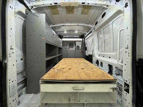 Used 2018 Ford Transit 250 130 Medium Roof image 89