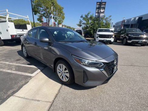 Used 2025 Nissan Sentra S image 2