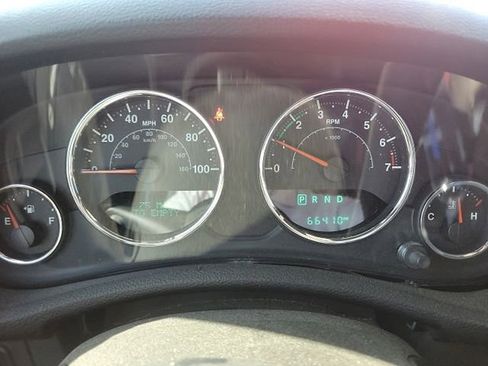 Used 2016 Jeep Wrangler Unlimited Rubicon w/ Dual Top Group AWD/4WD image 24