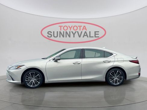 Used 2025 Lexus ES 300h w/ Premium Package image 6