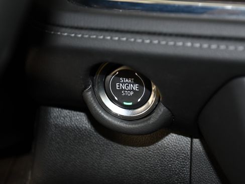 Used 2025 Chevrolet Suburban Z71 AWD/4WD image 25