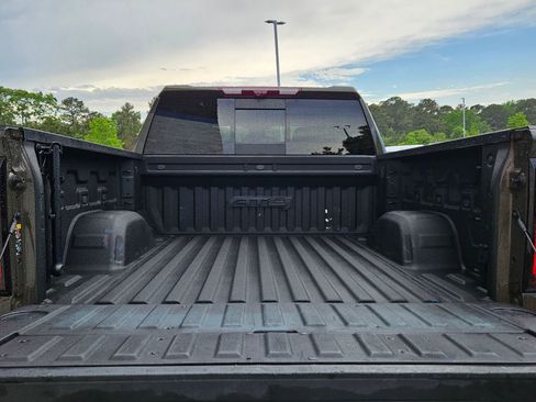 Used 2024 GMC Sierra 1500 AT4 w/ Technology Package AWD/4WD image 29