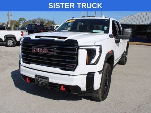 Used 2025 GMC Sierra 2500 AT4 w/ AT4 Premium Plus Package AWD/4WD image 3