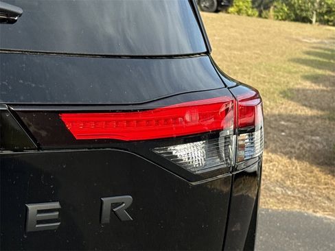 New 2025 Nissan Pathfinder SV w/ Black Appearance Package image 14