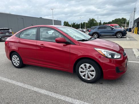 Used 2016 Hyundai Accent SE FWD image 2