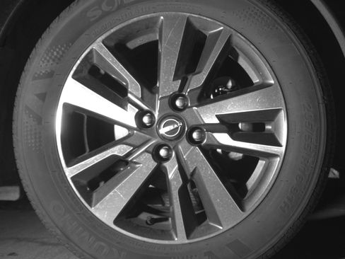Used 2025 Nissan Versa SV FWD image 13