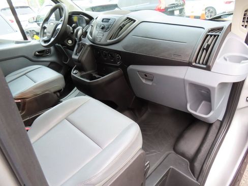 Used 2018 Ford Transit 150 130 Medium Roof RWD image 21