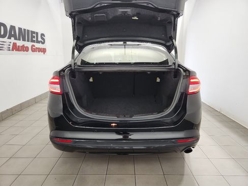 Used 2017 Ford Fusion SE w/ Fusion SE Technology Package FWD image 34