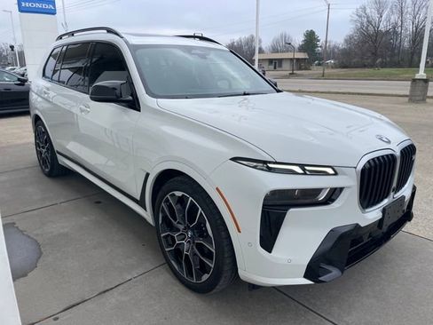Used 2023 BMW X7 M60i w/ Executive Package image 6