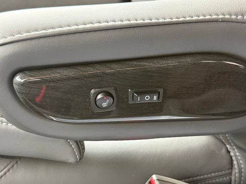 Used 2023 GMC Savana 2500 image 25