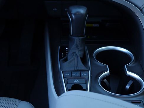 Used 2023 Toyota Camry XLE image 32