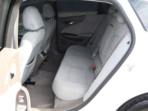 Used 2021 Chevrolet Malibu LT FWD image 8