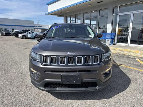 Used 2019 Jeep Compass Latitude w/ Cold Weather Group image 2