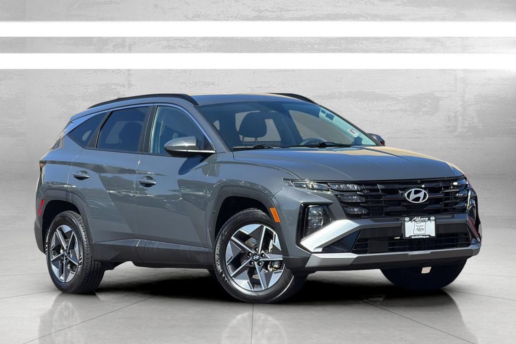 Certified 2025 Hyundai Tucson SEL AWD/4WD image 2