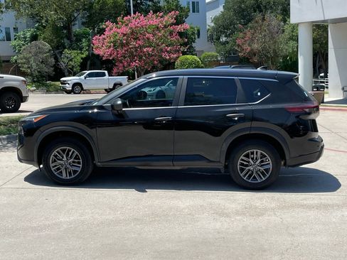 Used 2025 Nissan Rogue S FWD image 3