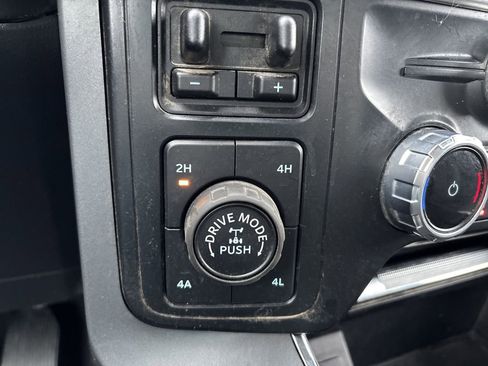 Used 2022 Ford F150 Lariat image 34