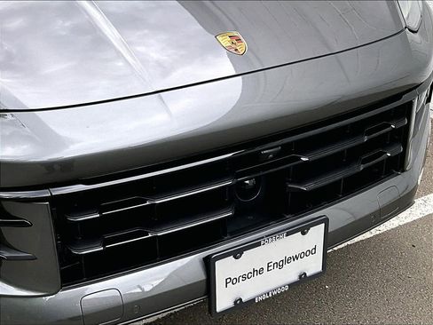 Certified 2026 Porsche Cayenne Coupe AWD/4WD image 32