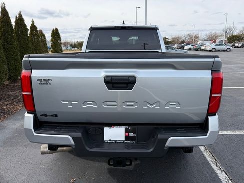 Used 2024 Toyota Tacoma TRD Sport image 3