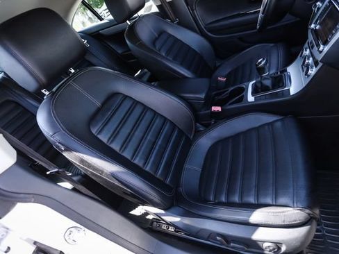 Used 2013 Volkswagen CC Sport FWD image 42