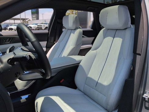 Used 2025 Cadillac Lyriq Sport AWD/4WD image 24