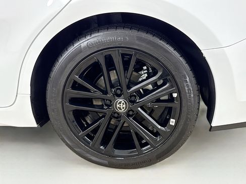 Used 2025 Toyota Camry XSE image 30