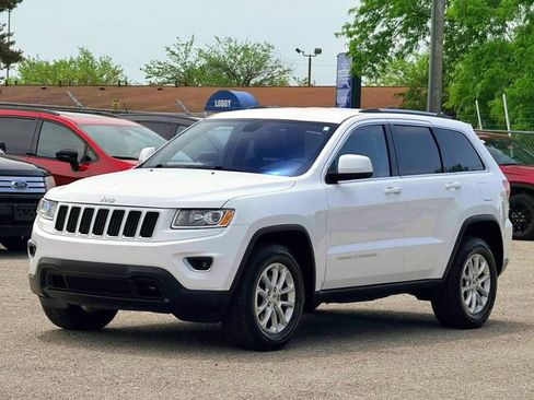 Used 2015 Jeep Grand Cherokee Laredo w/ Quick Order Package 23E AWD/4WD image 1