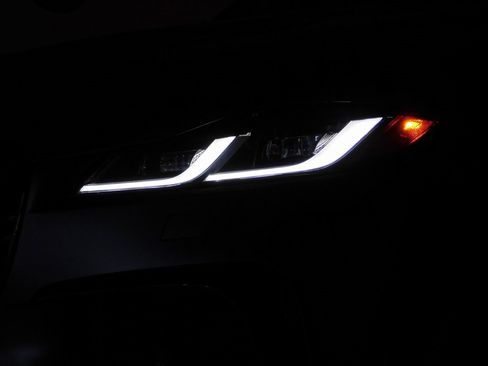 Used 2024 Jaguar F-PACE SVR image 14